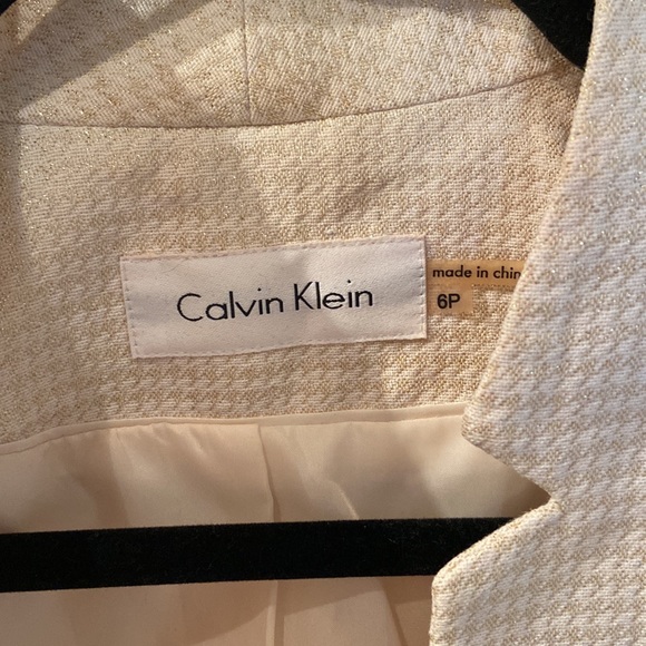 SOLD OFFSITE - Picture 3 of 5